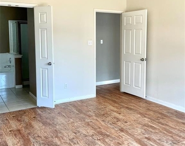 2409 Romeo Dr - Photo Thumbnail 7