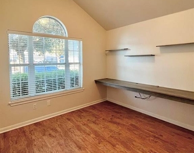 2409 Romeo Dr - Photo Thumbnail 13