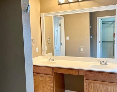 2409 Romeo Dr - Photo Thumbnail 12