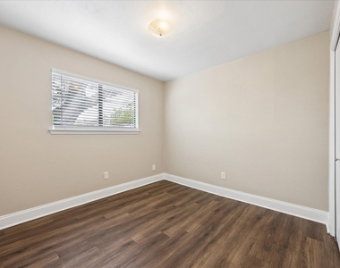 8329 Fathom Cir - Photo Thumbnail 19