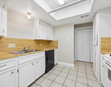 8329 Fathom Cir - Photo Thumbnail 11