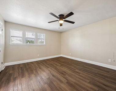8329 Fathom Cir - Photo Thumbnail 14