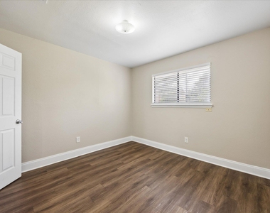 8329 Fathom Cir - Photo Thumbnail 24