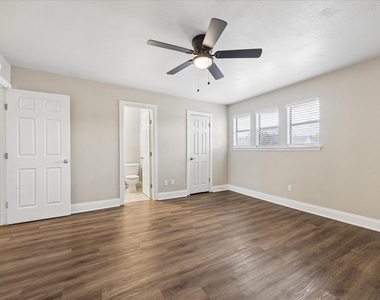 8329 Fathom Cir - Photo Thumbnail 15