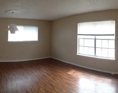404 E 30th St - Photo Thumbnail 1