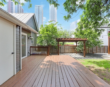 904 Willow St - Photo Thumbnail 31