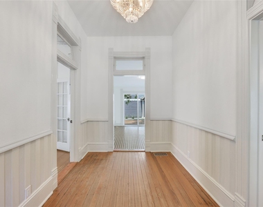 904 Willow St - Photo Thumbnail 3