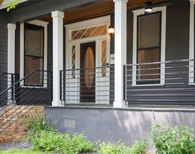 904 Willow St - Photo Thumbnail 1