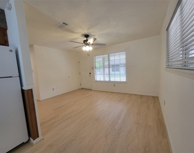 5806 Nassau Dr - Photo Thumbnail 6