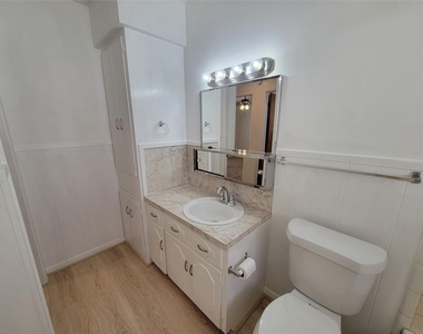 5806 Nassau Dr - Photo Thumbnail 17