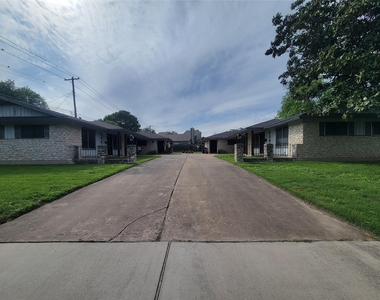 5806 Nassau Dr - Photo Thumbnail 23
