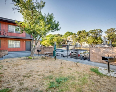 307 E 31 St - Photo Thumbnail 10