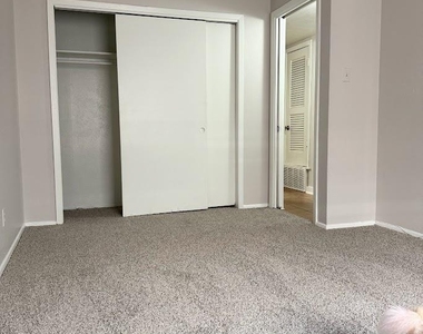 307 E 31 St - Photo Thumbnail 7