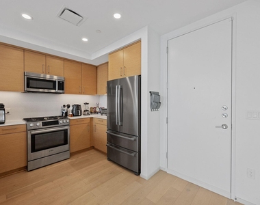 301 West Ave - Photo Thumbnail 13