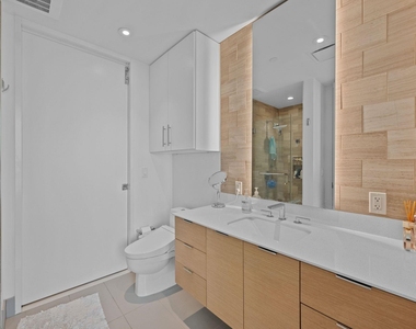 301 West Ave - Photo Thumbnail 18