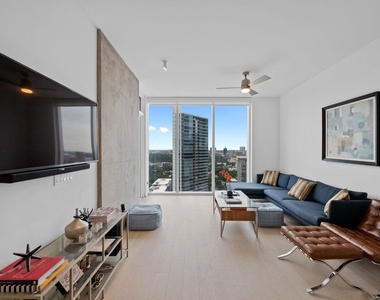301 West Ave - Photo Thumbnail 4