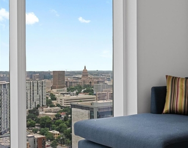 301 West Ave - Photo Thumbnail 7