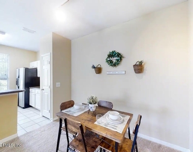 13703 Richmond Park Drive N - Photo Thumbnail 8
