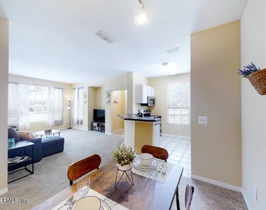 13703 Richmond Park Drive N - Photo Thumbnail 7