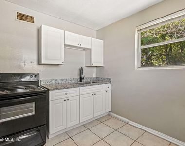 1104 W 29th Street - Photo Thumbnail 9