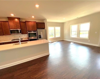 912 Sweetwater Grove - Photo Thumbnail 3
