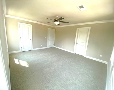 912 Sweetwater Grove - Photo Thumbnail 16