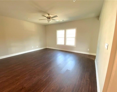 912 Sweetwater Grove - Photo Thumbnail 4