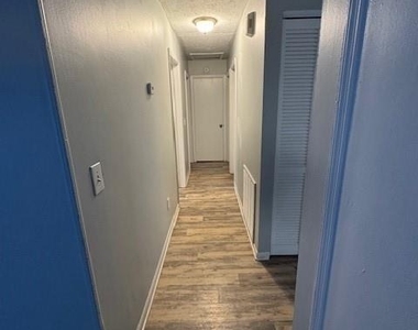 8327 Glenwoods Terrace - Photo Thumbnail 7