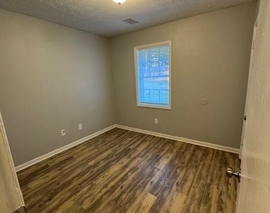 8327 Glenwoods Terrace - Photo Thumbnail 5