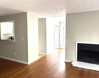 504 Wynnes Ridge Circle Se - Photo Thumbnail 5