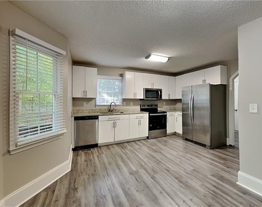 755 Abbington Lane - Photo Thumbnail 4