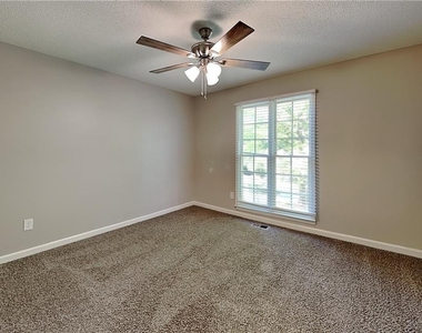 755 Abbington Lane - Photo Thumbnail 11