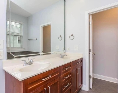5999 Brookside Oak Circle - Photo Thumbnail 21