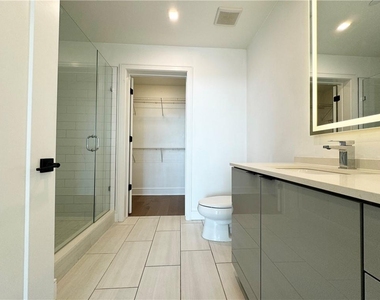 788 W Marietta St #1107 - Photo Thumbnail 8