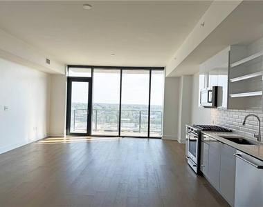 788 W Marietta St #1107 - Photo Thumbnail 3