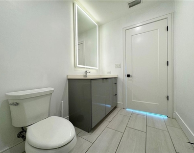 788 W Marietta St #1107 - Photo Thumbnail 10
