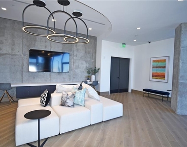 788 W Marietta St #1107 - Photo Thumbnail 20
