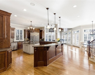 6335 Howell Cobb Court - Photo Thumbnail 10