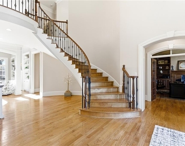 6335 Howell Cobb Court - Photo Thumbnail 4