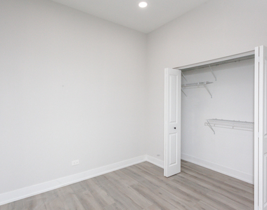 818 W 18th Street - Photo Thumbnail 9