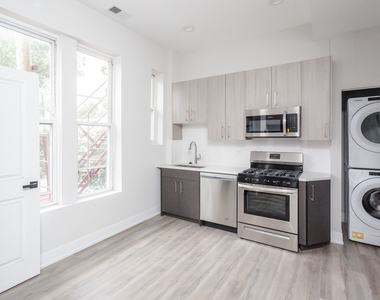 818 W 18th Street - Photo Thumbnail 2