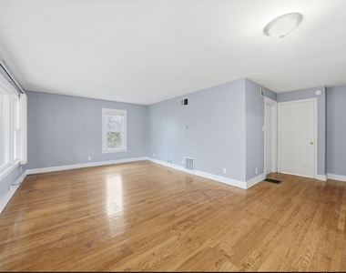 18335 Sherman Street - Photo Thumbnail 2
