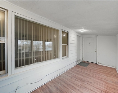 18335 Sherman Street - Photo Thumbnail 11
