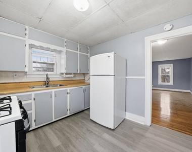 18335 Sherman Street - Photo Thumbnail 6