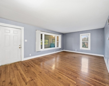 18335 Sherman Street - Photo Thumbnail 4