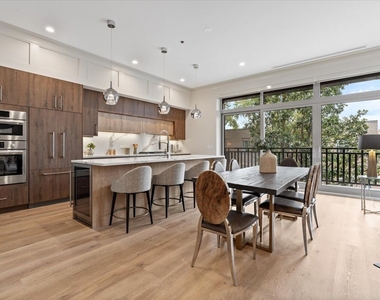 3951 N Wayne Avenue - Photo Thumbnail 3