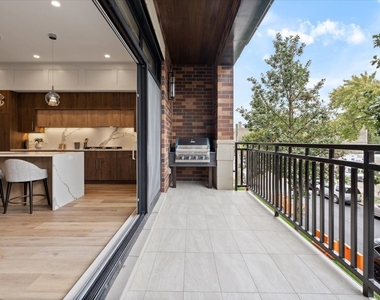 3951 N Wayne Avenue - Photo Thumbnail 5