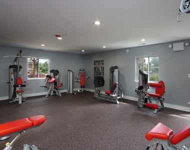 1541 Westminster Drive - Photo Thumbnail 3