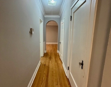 7932 S Kingston Avenue - Photo Thumbnail 4