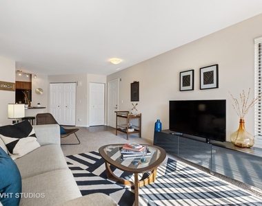 1627 Westminster Drive - Photo Thumbnail 17